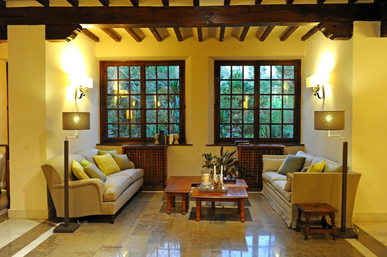 Parador De Santillana Del Mar Exterior photo