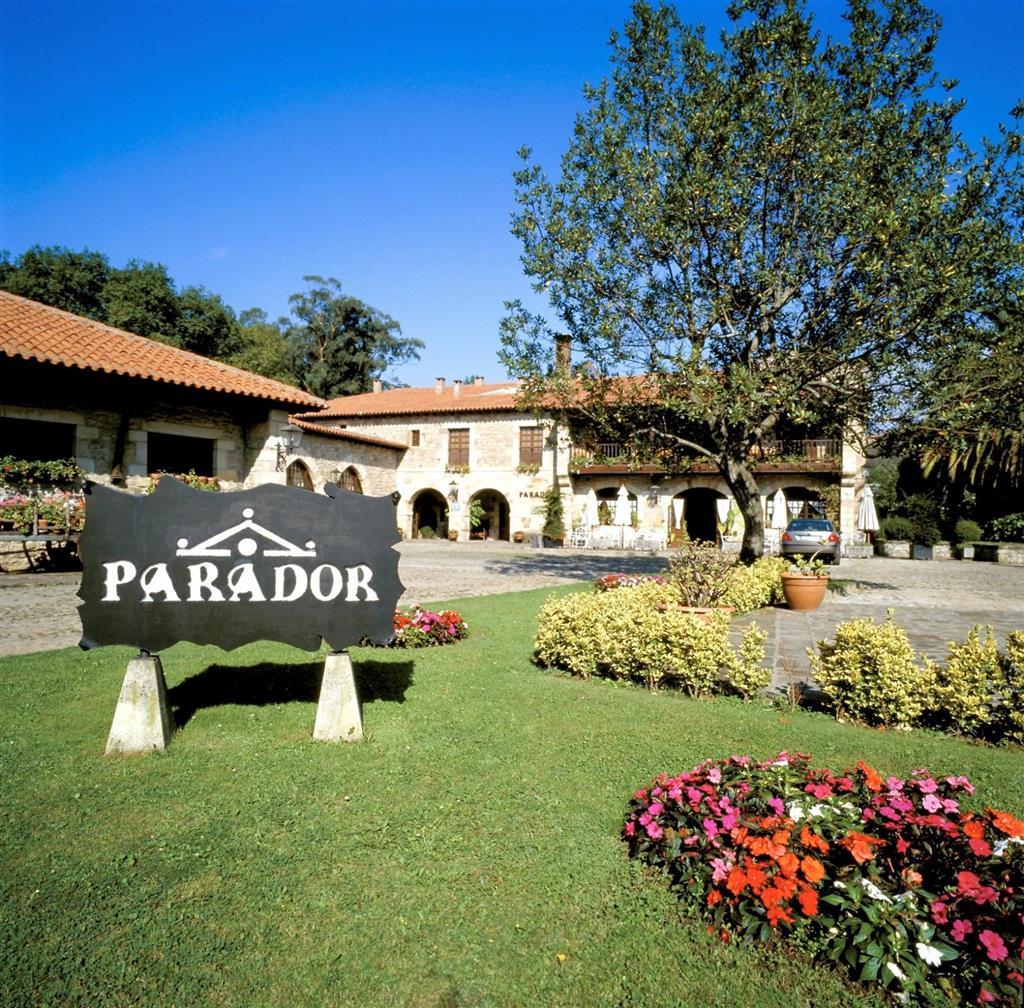 Parador De Santillana Del Mar Exterior photo