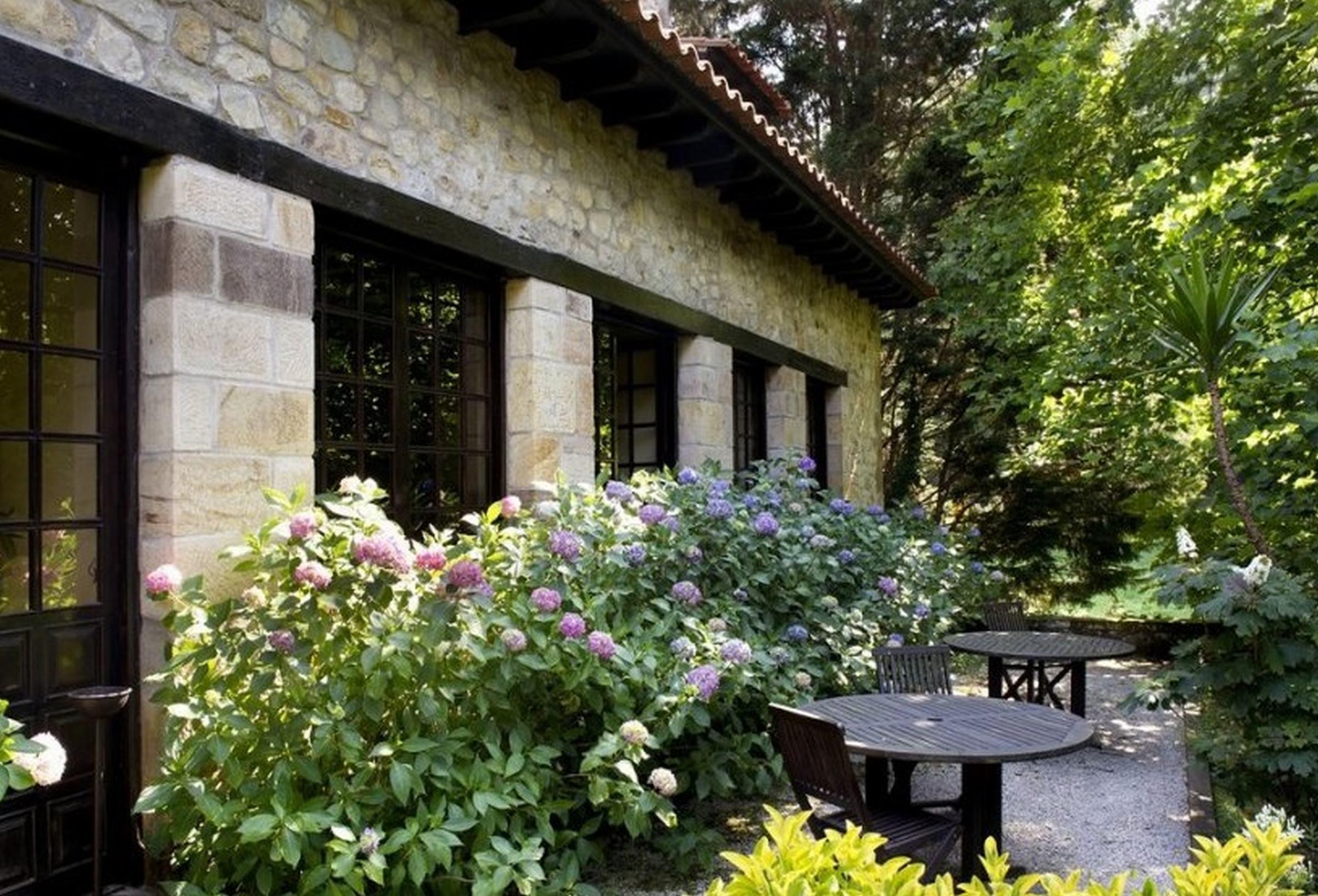 Parador De Santillana Del Mar Exterior photo