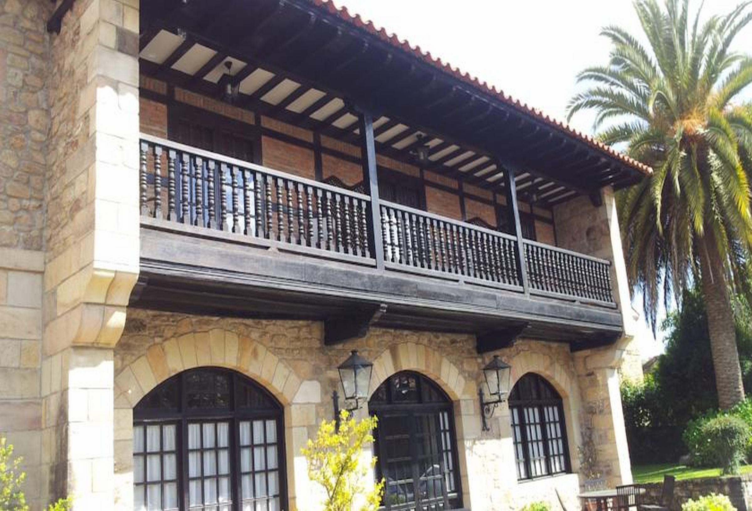 Parador De Santillana Del Mar Exterior photo