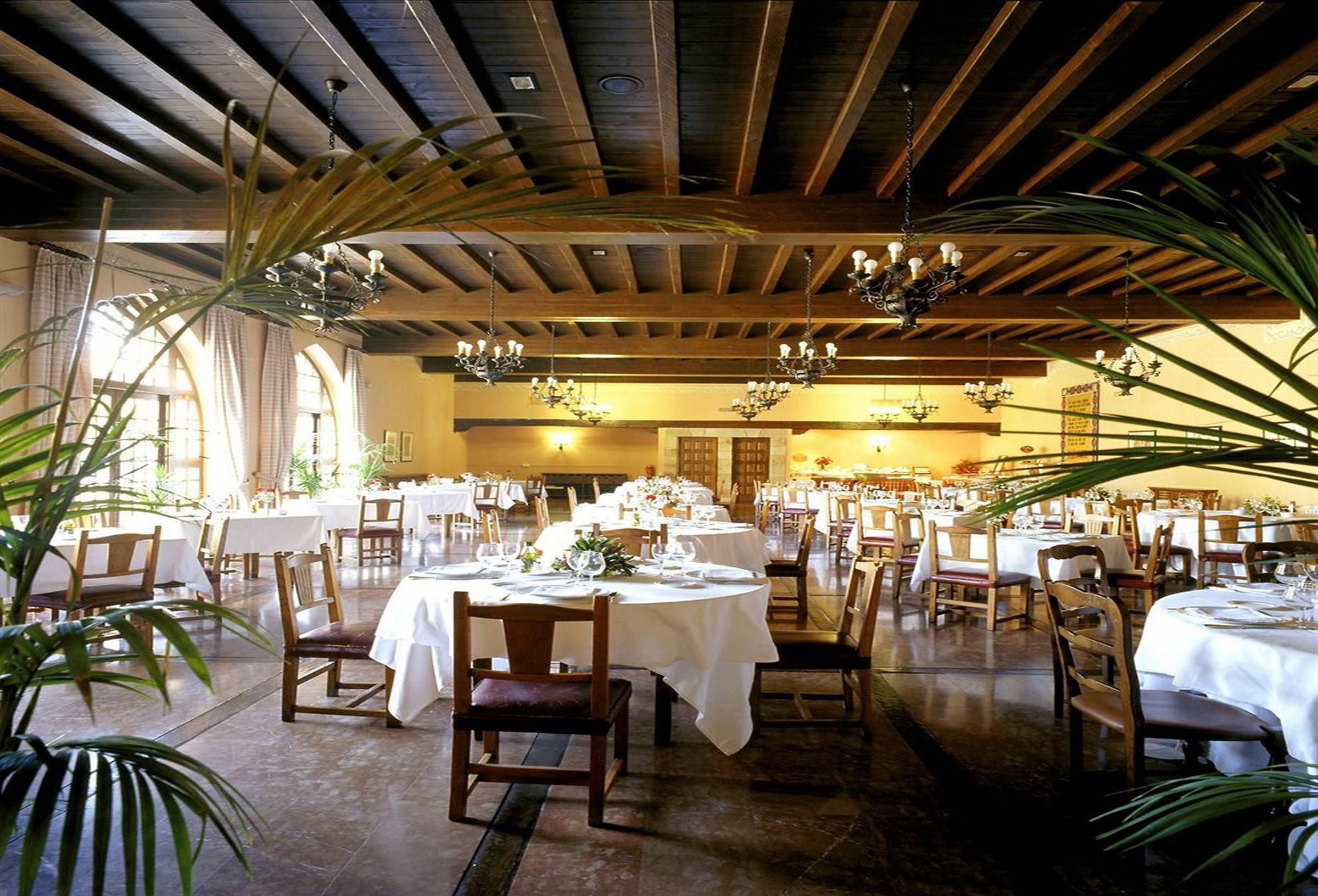 Parador De Santillana Del Mar Exterior photo