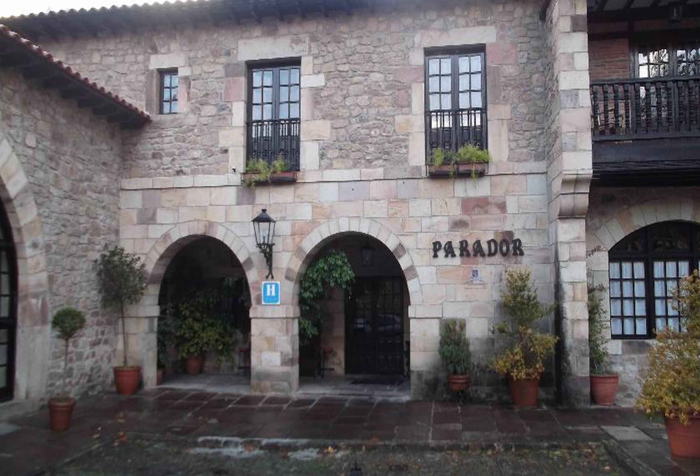 Parador De Santillana Del Mar Exterior photo