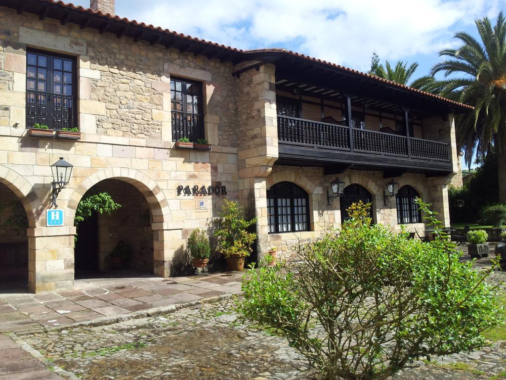 Parador De Santillana Del Mar Exterior photo